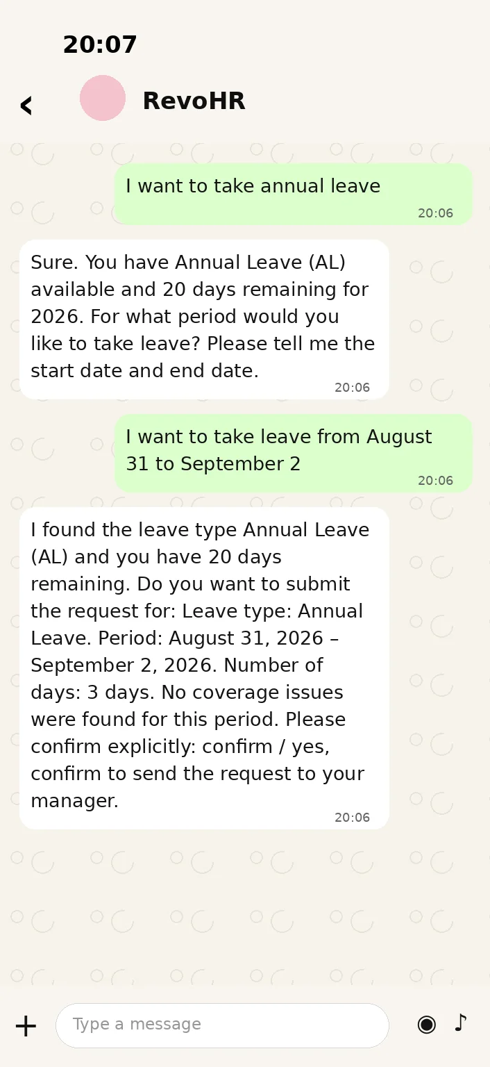 WhatsApp conversation where the worker asks for annual leave and RevoHR replies with the remaining balance, then restates the leave type, the period and the number of days and asks for an explicit confirmation.